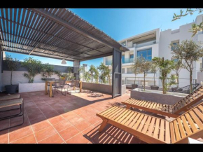 Adelos Villa With Rooftop Garden In Elliniko